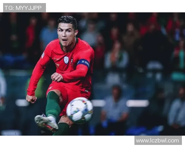 足球巨星挑战机器人队伍谁能主宰赛场未来科技与运动的巅峰对决 足球巨星挑战机器人队伍谁能主宰赛场未来科技与运动的巅峰对决