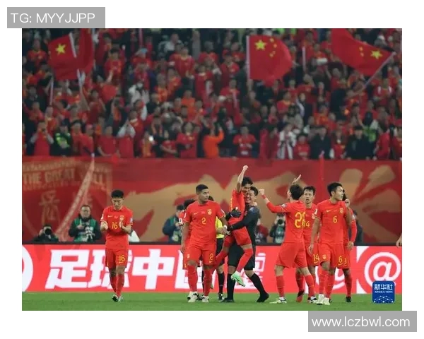 足球球星精彩进门瞬间回顾 技巧与力量完美结合震撼全场